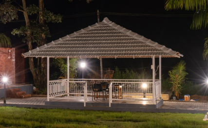 LAWN WITH GAZEBO